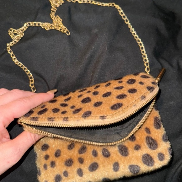 Leopard Print Chain Strap Bag - Picture 8 of 12